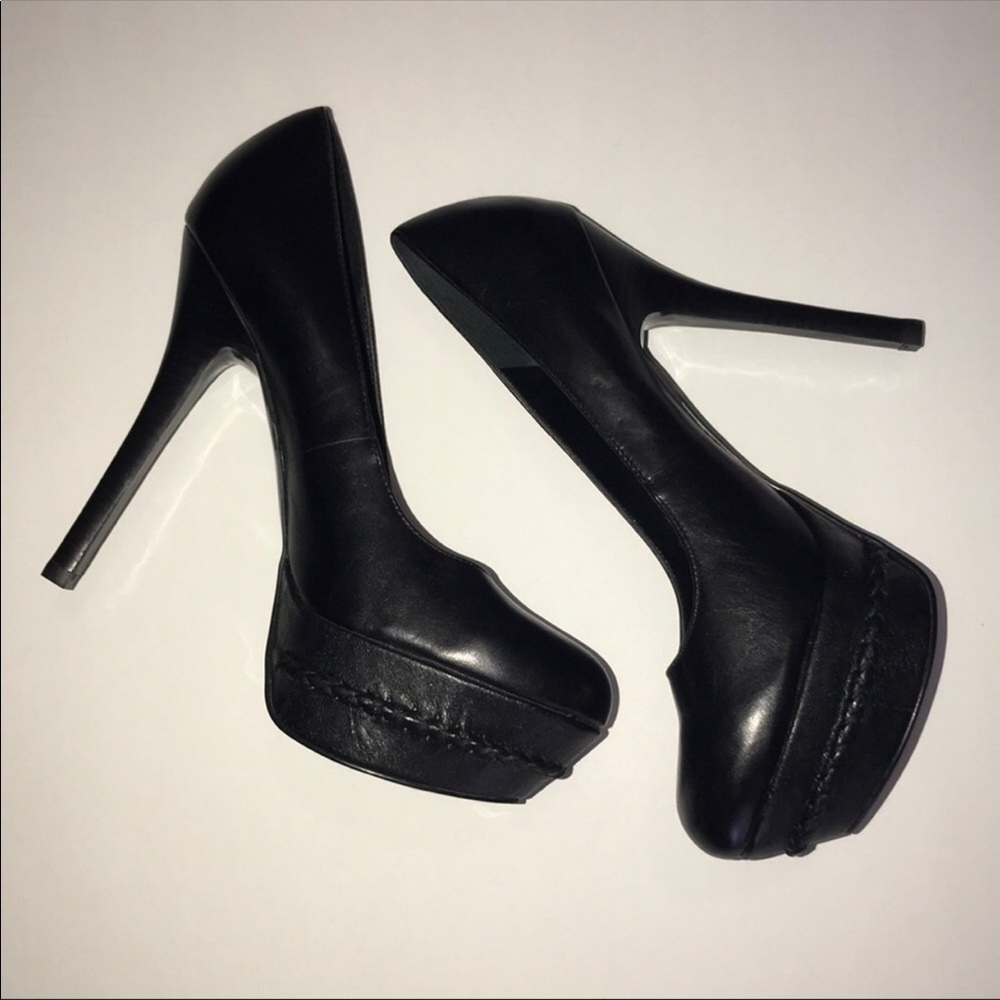 Carlos Santana Black Leather Pumps - NWOT